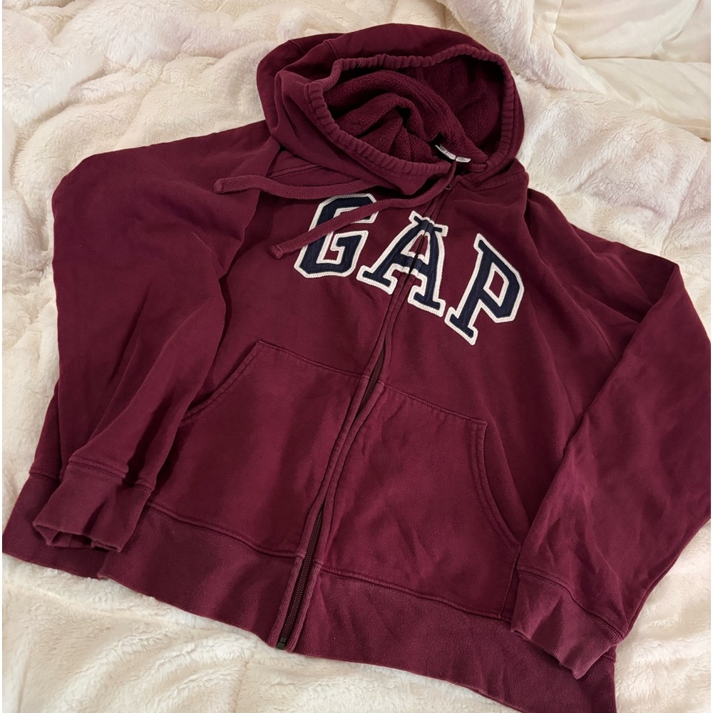 GAP sweater